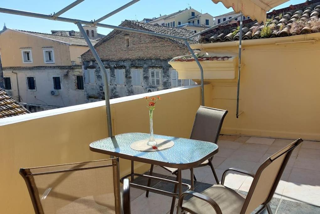 Old Port View Apartment, Διαμέρισμα Στο Κέντρο 2 Υπνοδωματίων Corfu  Exterior photo